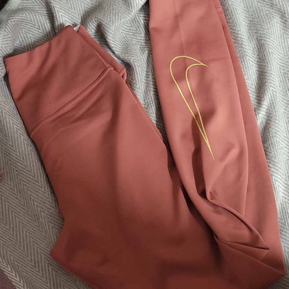 NWT Nike Leggings